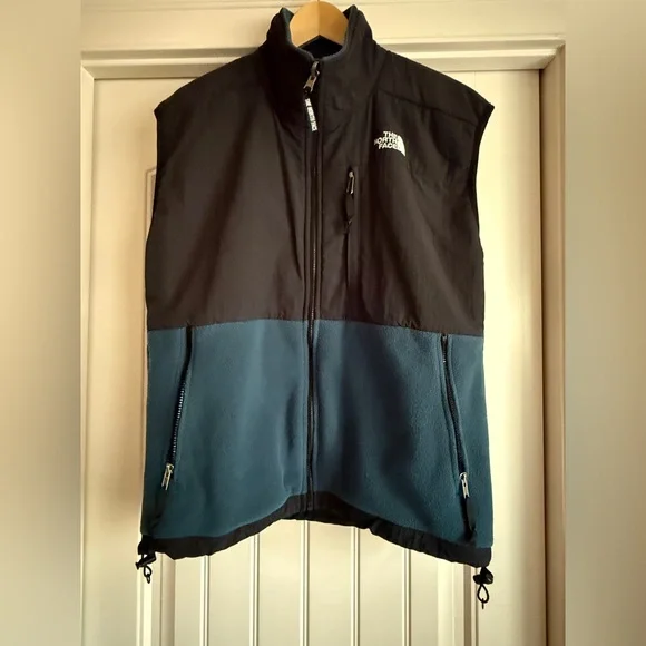 The North Face fleece vest - Picture 1 of 3